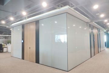 使用調(diào)光玻璃電動(dòng)隔斷有什么好處-秉帝玻璃隔斷