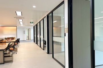 辦公室玻璃隔斷的靈活定制化設計方案有哪些參考