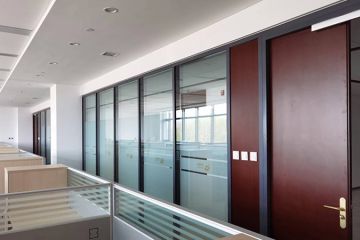 辦公室玻璃隔斷墻的風水設計技巧-風水禁忌與公司形象的貼合