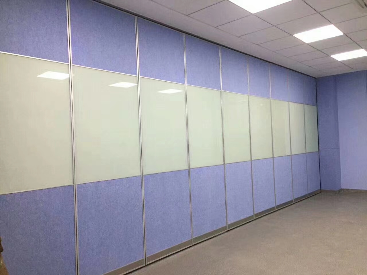 工廠車間做隔斷建議選擇玻璃隔斷和移動隔斷的注意事項.jpg
